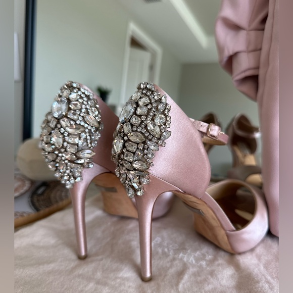 Badgley Mischka Light Pink Heels - Picture 2 of 11